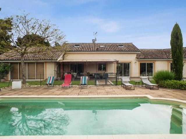 Villa 8 pièces avec piscine