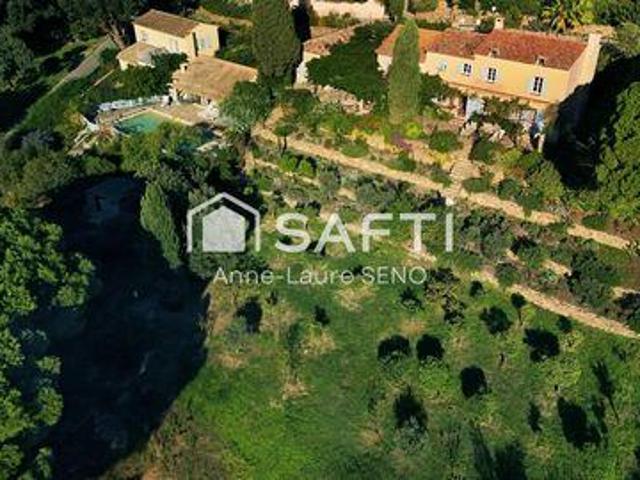 Villa 9 chambres, Le Lavandou Provence Alpes Côte d'Azur 83980 DS82635235
