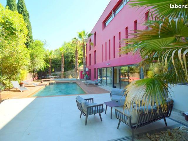 Villa 9 pièces 423 m²
