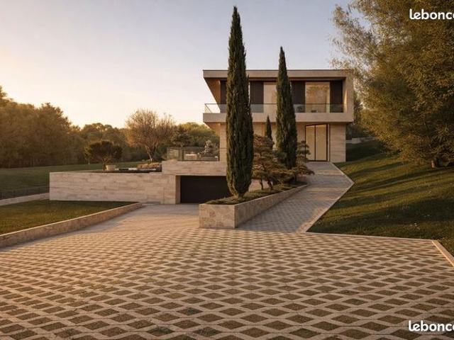Villa 9 pièces 460 m²