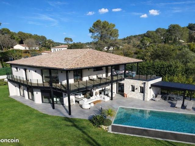 Villa 9 pièces 465 m²