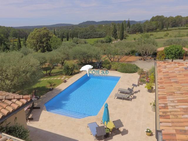 Villa 9 pièces 5 chambres avec piscine et salle de sport, sa
