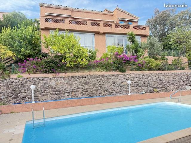 Villa 9 pièces 163 m²
