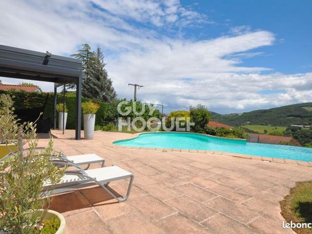 Villa 9 pièces 165 m²