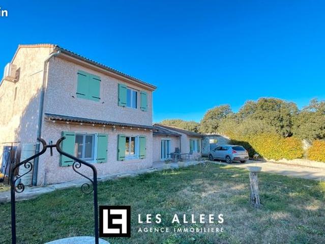 Villa 9 pièces 170 m²