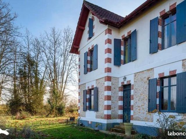 Villa 9 pièces 171 m²