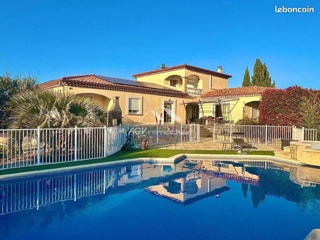 Villa 9 pièces 176 m²