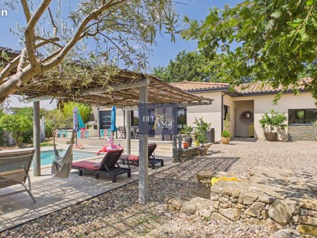 Villa 9 pièces 180 m²