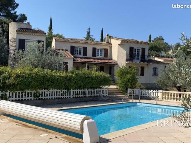 Villa 9 pièces 181 m²