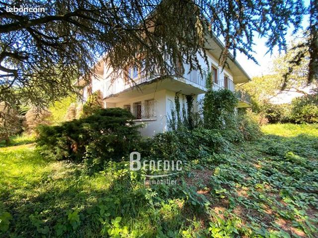 Villa 9 pièces 181 m²