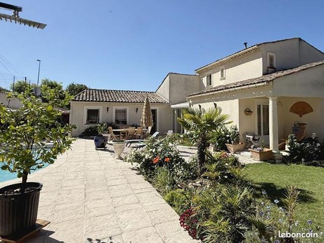 Villa 9 pièces 182 m²