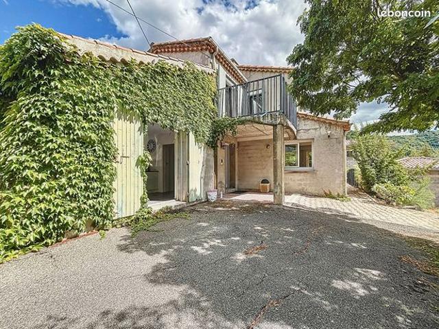Villa 9 pièces 187 m²