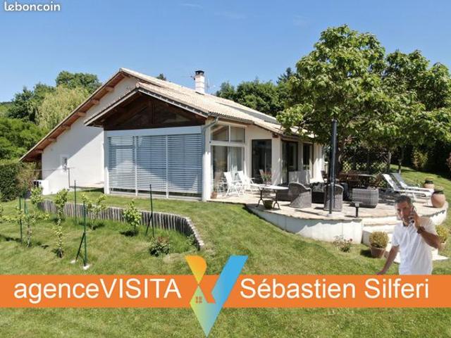 Villa 9 pièces 195 m²