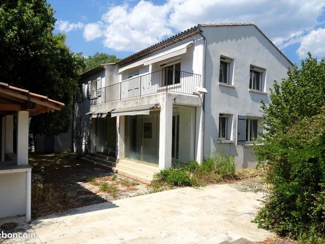 Villa 9 pièces 197 m²