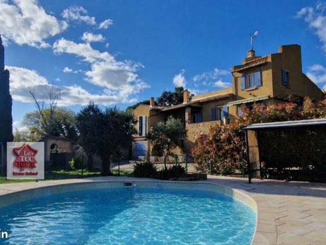 Villa 9 pièces 198 m²