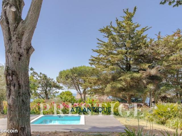 Villa 9 pièces 200 m²