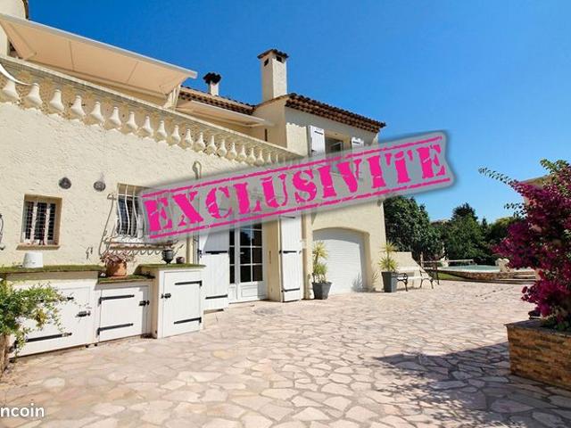 Villa 9 pièces 208 m²