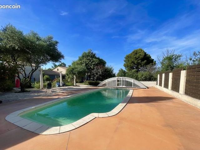 Villa 9 pièces 210 m²