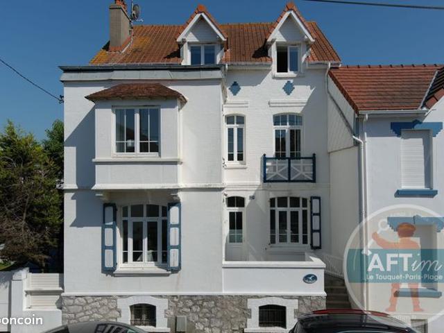 Villa 9 pièces 210 m²