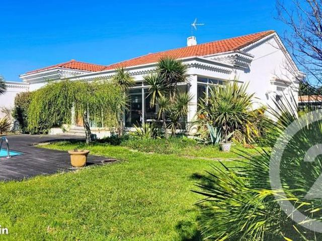 Villa 9 pièces 214 m²