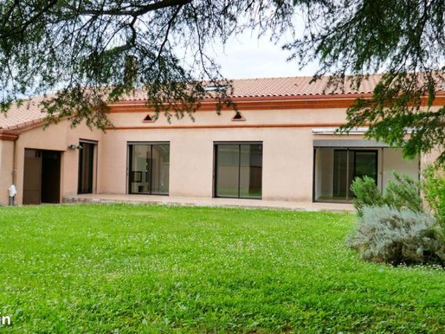 Villa 9 pièces 215 m²