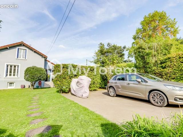 Villa 9 pièces 217 m²