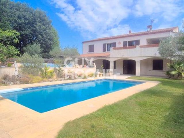 Villa 9 pièces 219 m²