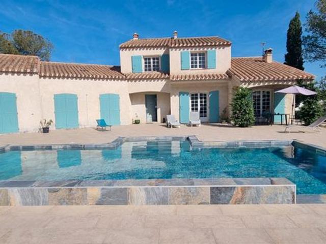 Villa 9 pièces 220 m²