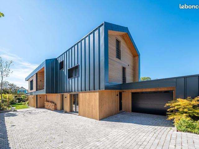 Villa 9 pièces 220 m²