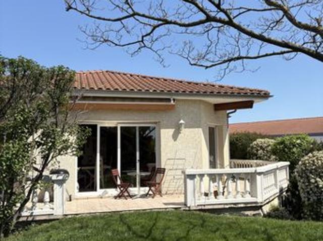 Villa 9 pièces 220 m²