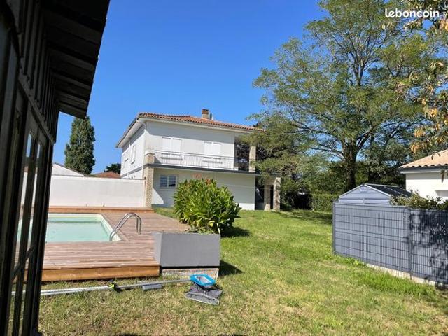 Villa 9 pièces 223 m²