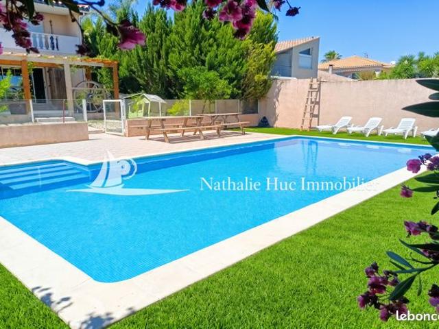 Villa 9 pièces 225 m²