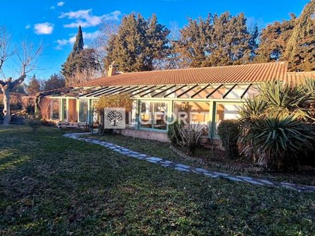 Villa 9 pièces 225 m²