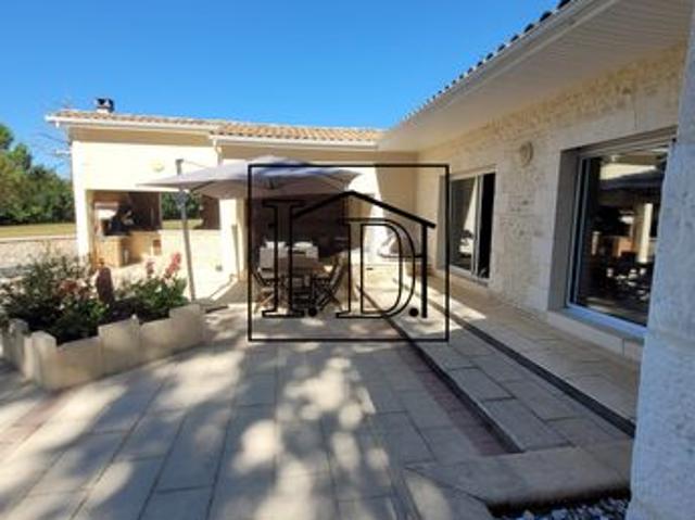 Villa 9 pièces 226 m²