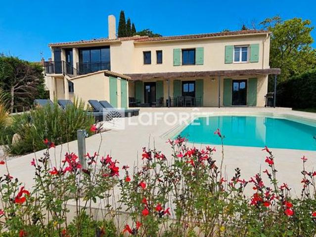 Villa 9 pièces 230 m²