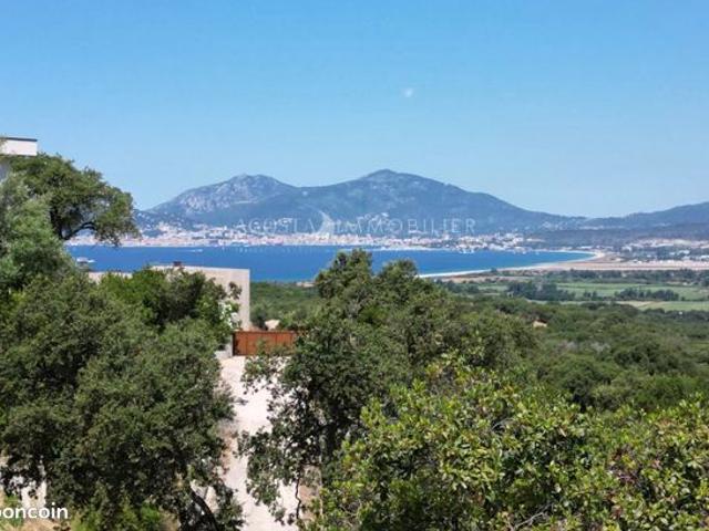 Villa 9 pièces 230 m²