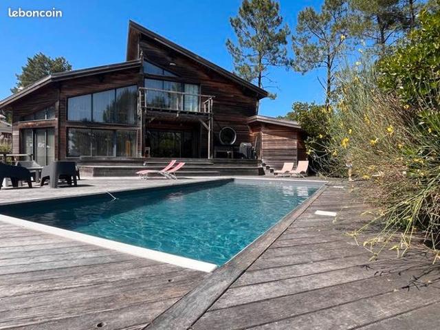 Villa 9 pièces 233 m²