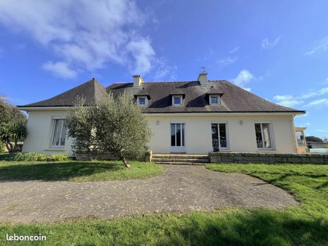 Villa 9 pièces 238 m²