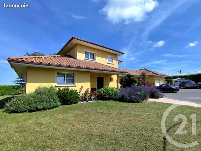 Villa 9 pièces 239 m²