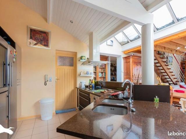 Villa 9 pièces 243 m²