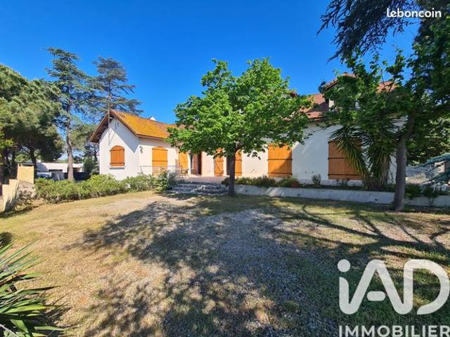 Villa 9 pièces 245 m²