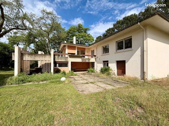 Villa 9 pièces 250 m²