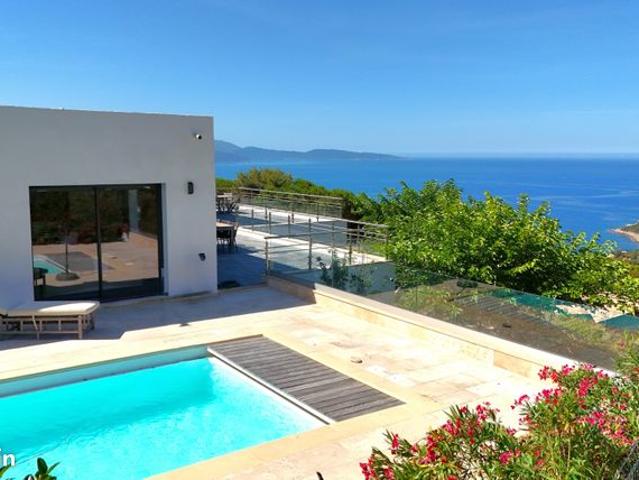 Villa 9 pièces 250 m²