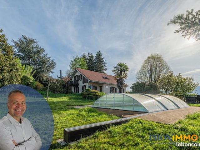 Villa 9 pièces 250 m²