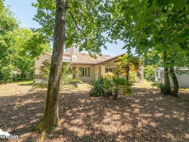Villa 9 pièces 250 m²