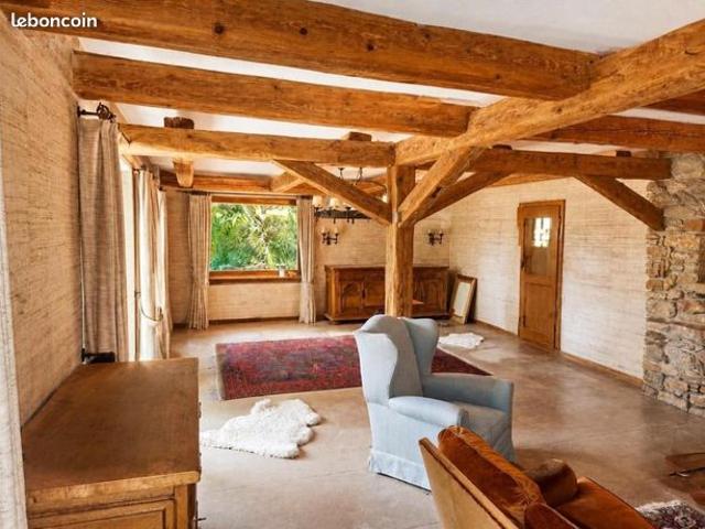 Villa 9 pièces 250 m²