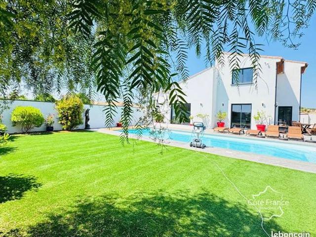 Villa 9 pièces 255 m²