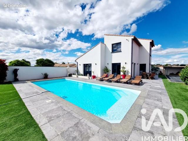 Villa 9 pièces 255 m²