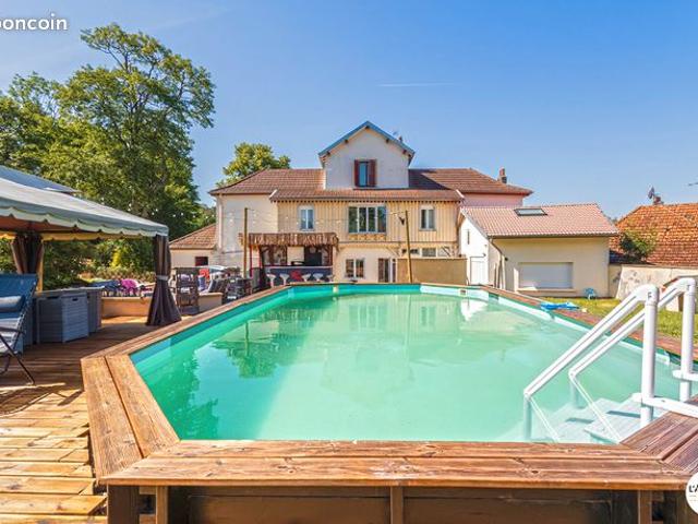 Villa 9 pièces 258 m²