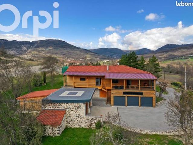 Villa 9 pièces 260 m²